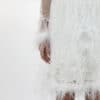 Rochie scurtă de seară cu corset din broderie albă cu pene OKSANA