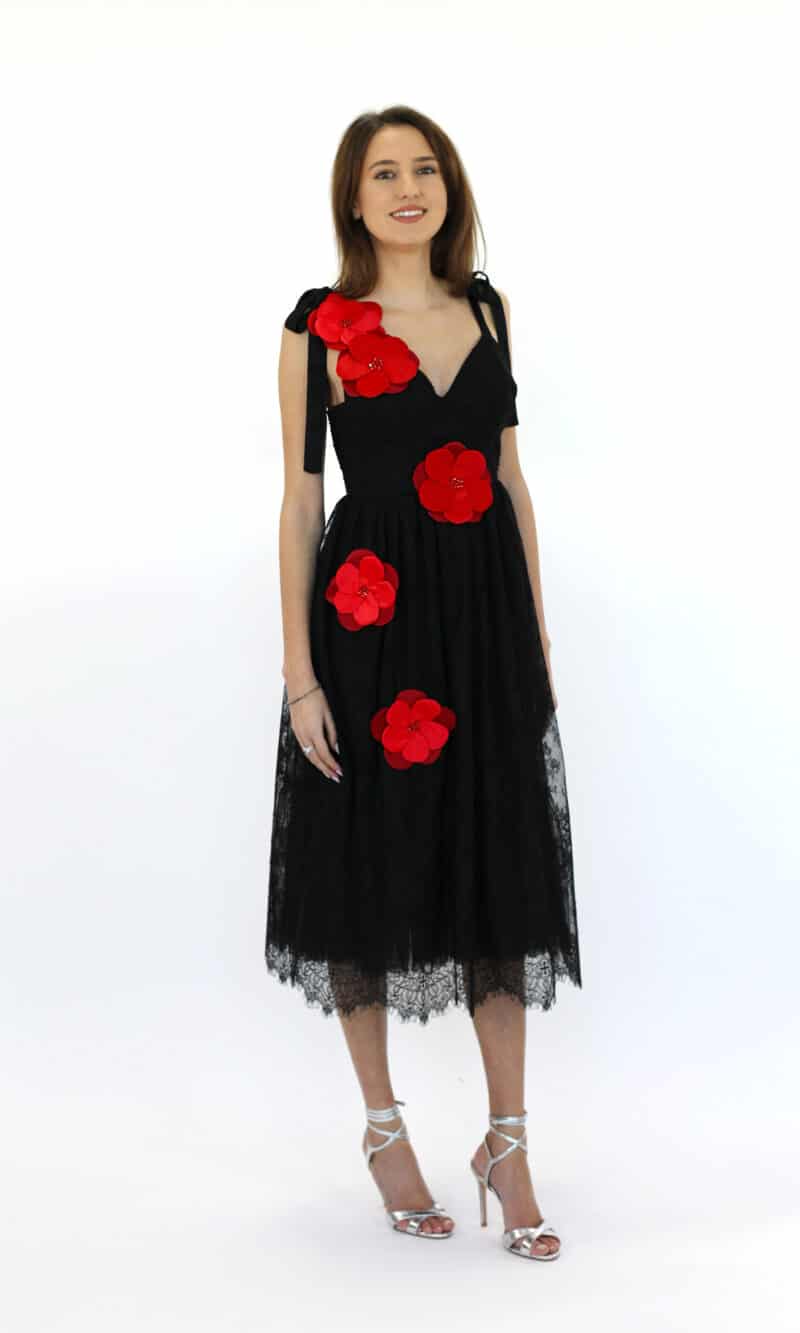 Rochie midi de seară din dantelă neagră cu flori roșii KRISTINA